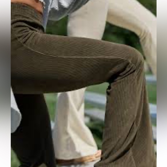Aerie Ribbed Hi-Rise Flare Leg Olive Green Velour Pant Womens Size M Reg NWT - Picture 8 of 9